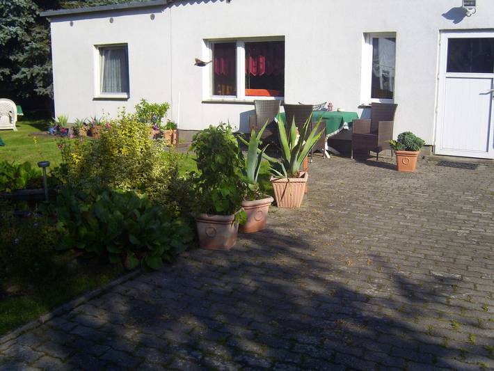 Ferienwohnung für 3 Personen, mit Terrasse und Garten, kinderfreundlich in Putbus - 2
