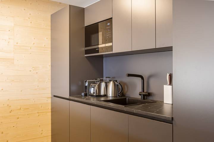 Entire apartment, Ferienwohnung mit 1 Schlafzimmer für 4 Personen in Lechtal Alps, Lermoos
