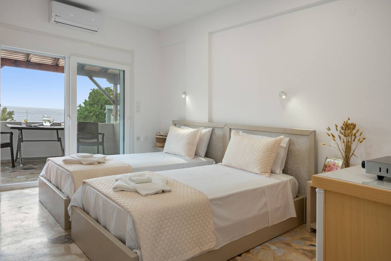 Ganze Wohnung, Apartment 'Double Studio No 6' mit Balkon, Wlan und Klimaanlage in Panormos, Kalymnos