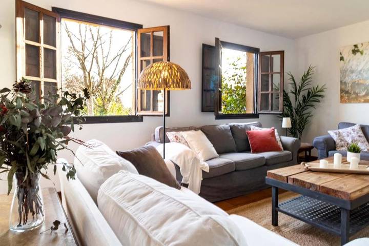 Casa rural para 9 personas, con Balcón y Terraza además de Jardín y Piscina en Santa Eulalia de Ronsana - 2