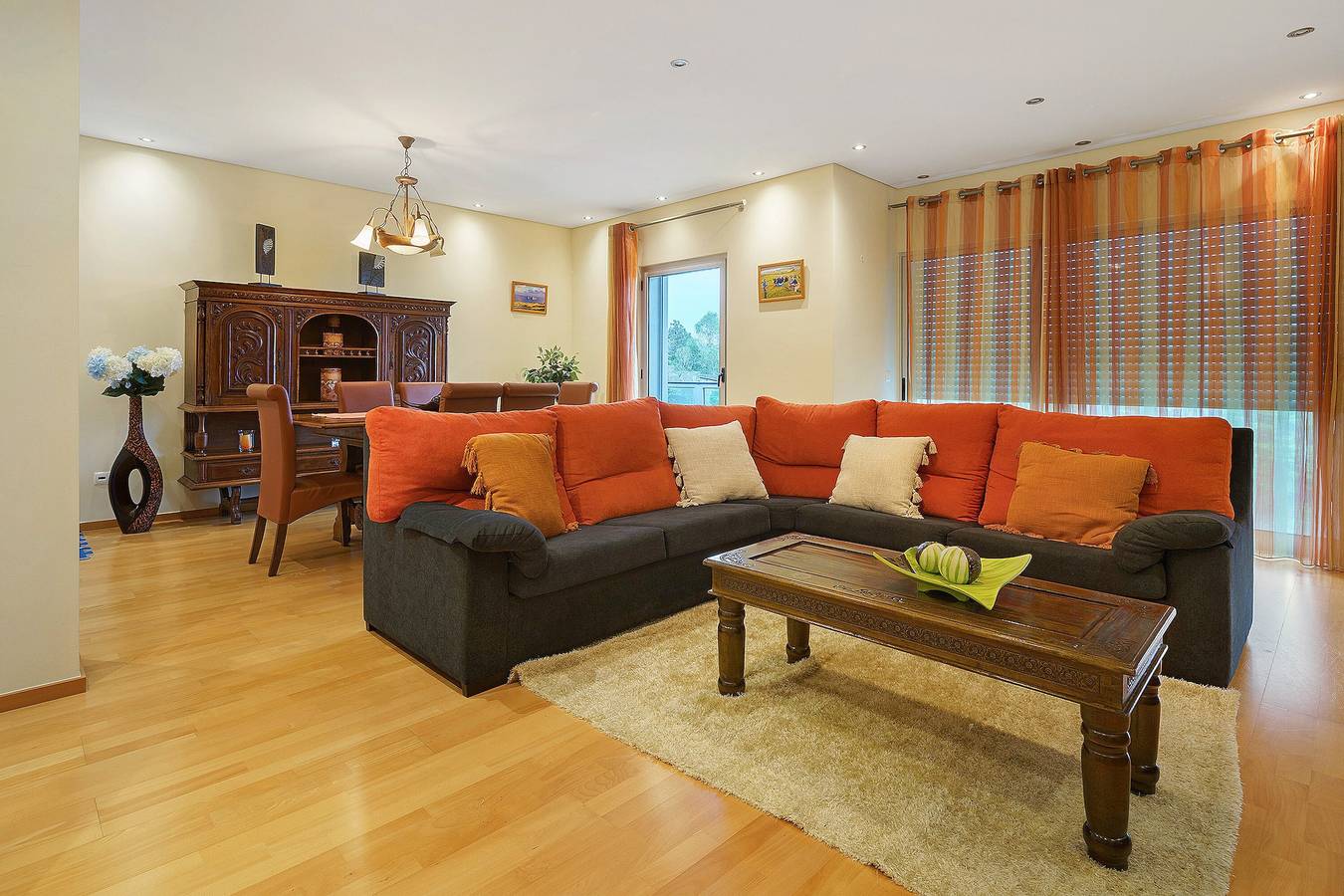 Appartement entier, Appartement « T3 Ponta Delgada » avec vue sur la mer, Wi-Fi et climatisation in São Miguel Island, Ponta Delgada