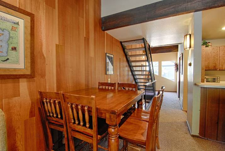 Vacation rental for 6 people, with sauna and pool as well as balcony and yard in Kings Beach