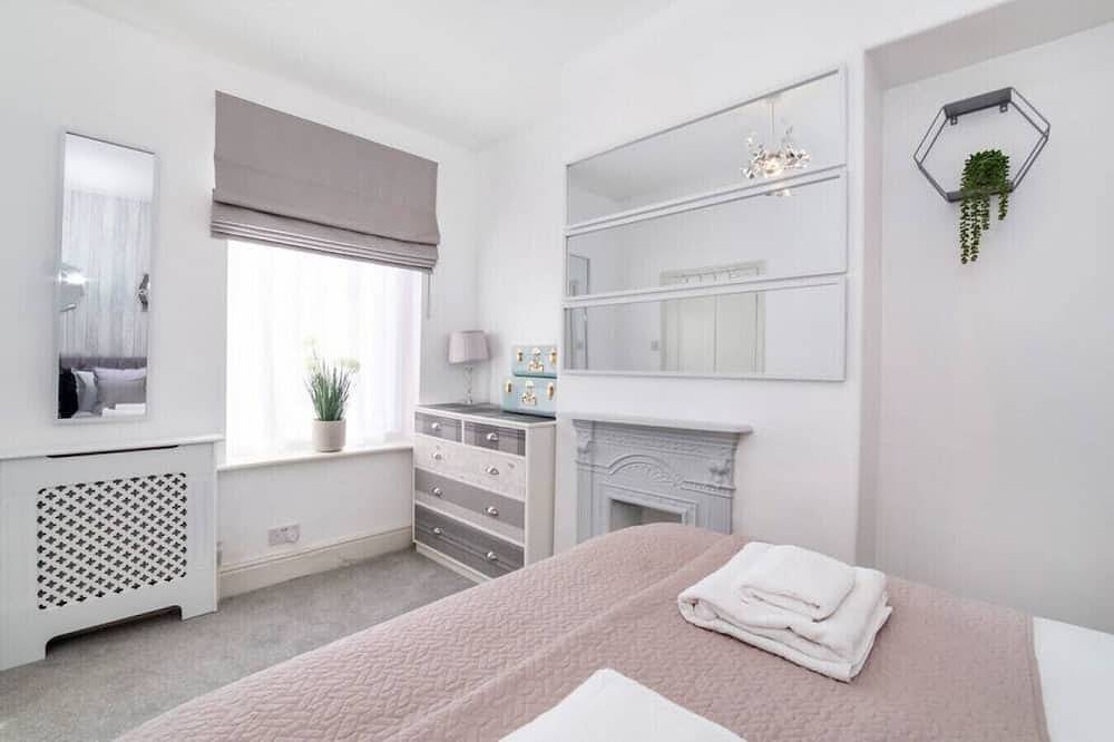 Amberley House - with Hot Tub with Free Parking in York, Yorkshire und the Humber