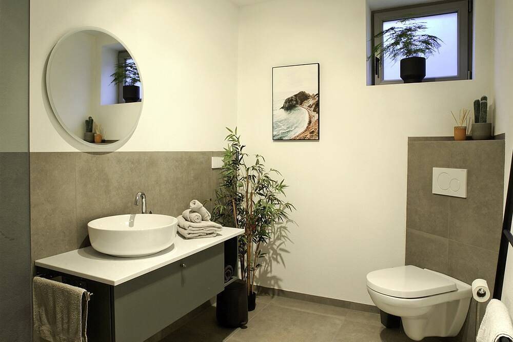 Ganze Wohnung, Schönes Apartment 2 in Bad Neustadt neben Rhön Klinikum Campus in Bad Neustadt an der Saale, Rhön-Bayern