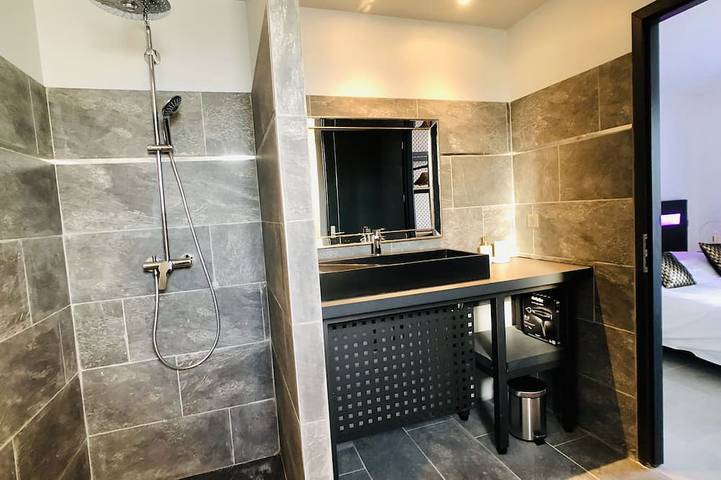 Location de vacances pour 2 personnes, avec Jacuzzi et Terrasse à Saint-Nazaire (Gard) - 3