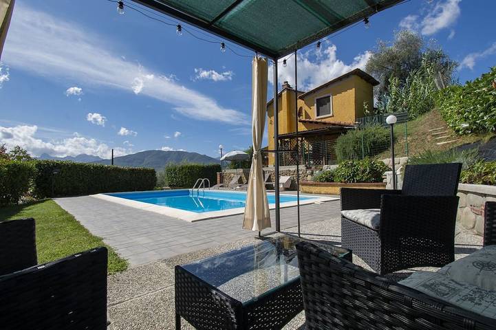 Ferienhaus für 7 Personen, mit Terrasse und Pool sowie Garten, mit Haustier - 1