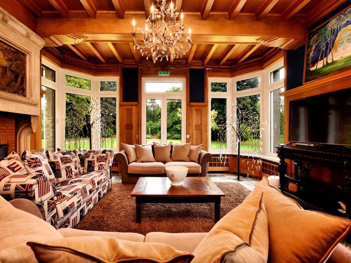 Luxury Estate with Pool & Spa in Jamoigne, Chiny