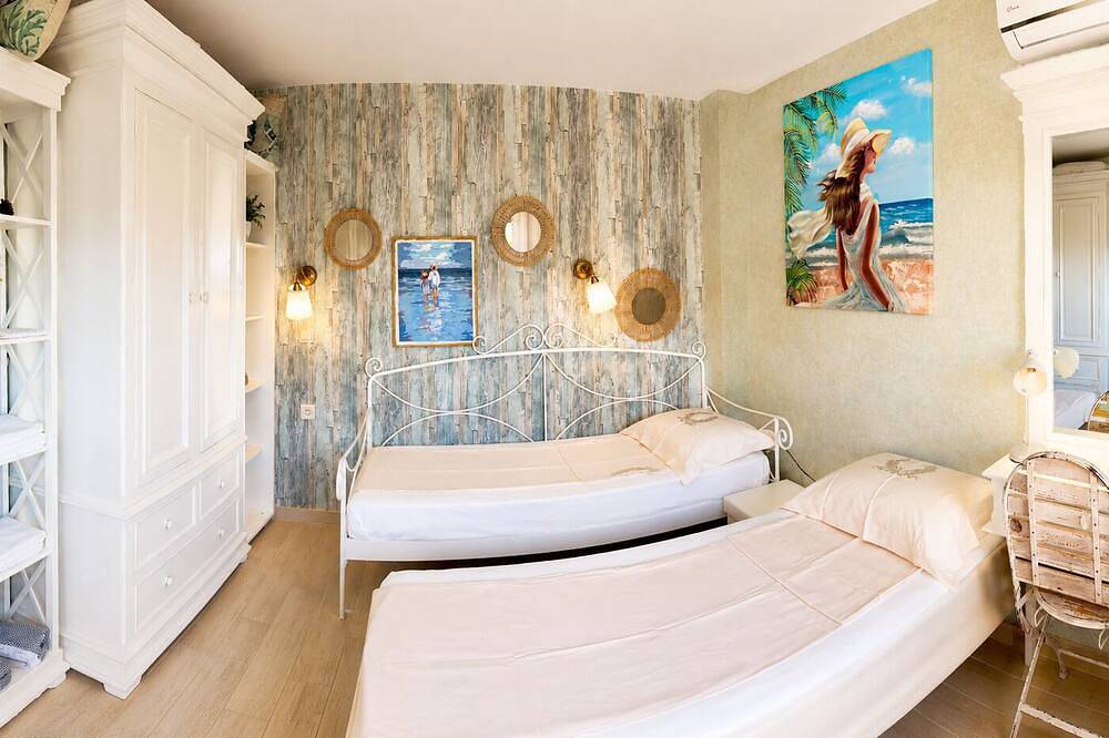Villa Alina in Haniotis with private pool in Chaniotis, Kassandra
