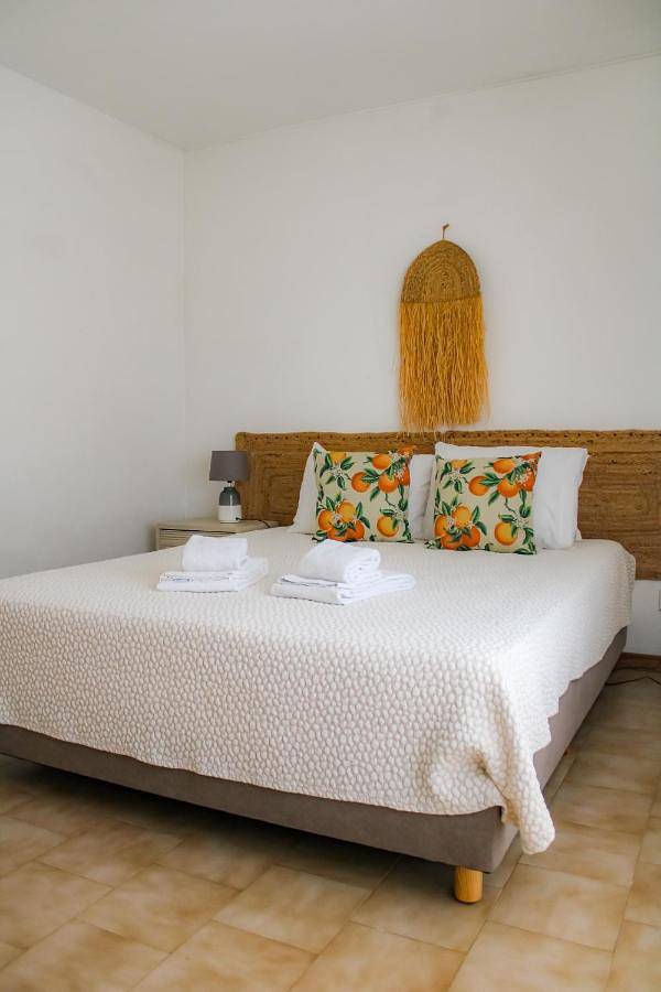 Parc de vacances pour 3 personnes, avec piscine ainsi que terrasse et jardin en Algarve - 2