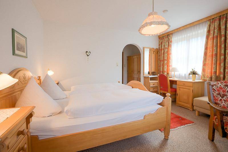 Doppelzimmer Typ "Neuer Landhausstil" in Radfeld, Kaisergebirge