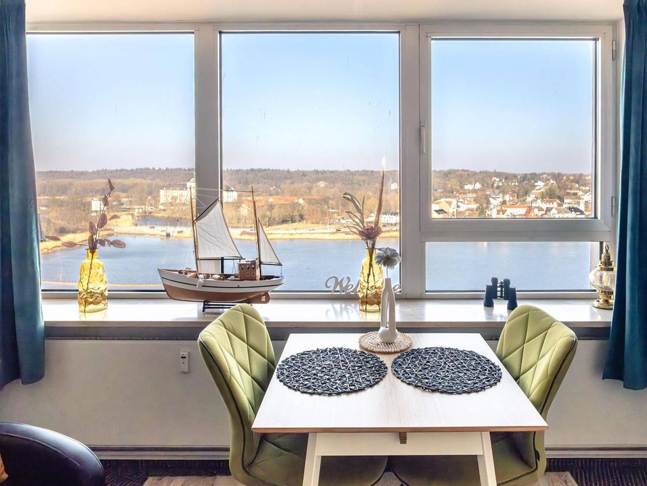 Ganze Ferienwohnung, Wikingturm Etage 14 Nr. 1 - Ferienwohnung "Wikingturm Etage 14 Nr. 1" mit Blick auf Schleswig und die Schlei in Schleswig, Schleswig & Umgebung