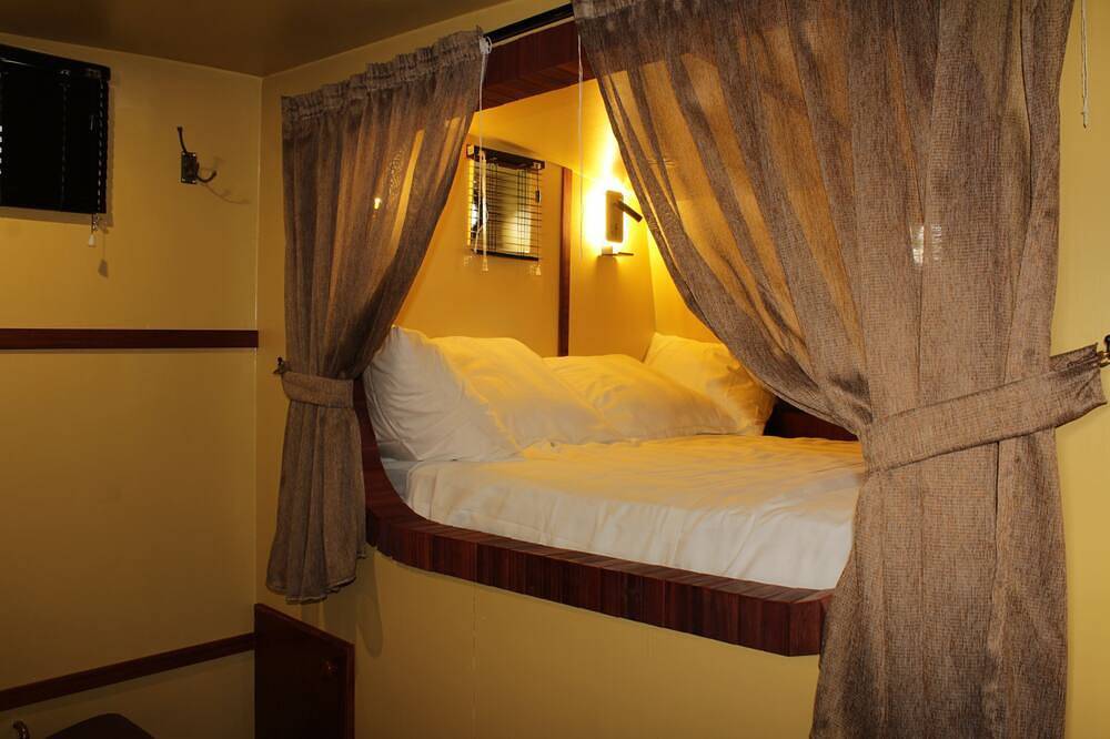 Barge Jeannine in Lobbes, Hennegau