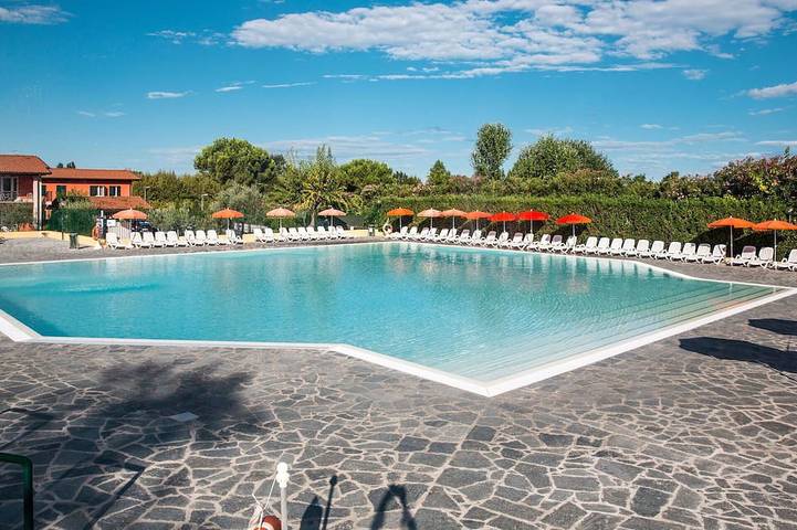 Ferienhaus für 6 Personen, mit Pool und Garten