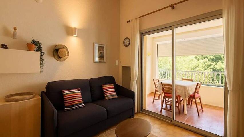 Location de vacances pour 5 personnes, avec balcon dans Le Brusc