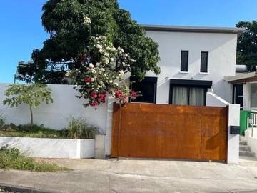 Villa pour 4 personnes, avec jardin ainsi que sauna et vue sur l' Île de la Réunion