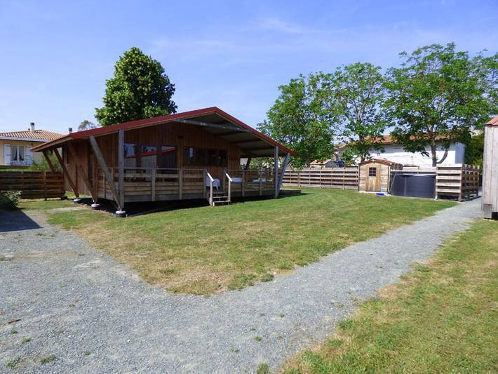 Camping pour 6 personnes, avec piscine et bassin pour enfant ainsi que vue et jardin dans Fontenay-le-Comte - 2