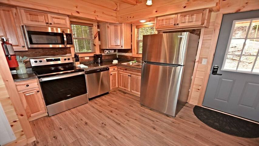 Log cabin for 2 people, with terrace and hot tub in Gatlinburg