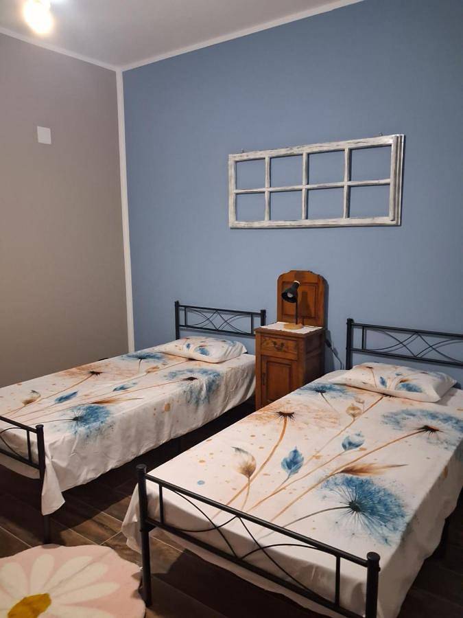 Gîte pour 6 personnes, avec jardin et piscine, animaux acceptés à Tigliole - 4