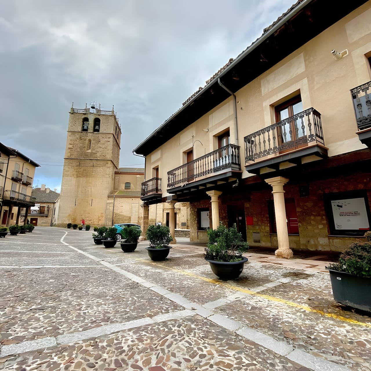 Apartamento 'La Casa De Paloma En La Plaza' con Balcón y Wi-Fi in Riaza, Provincia de Segovia