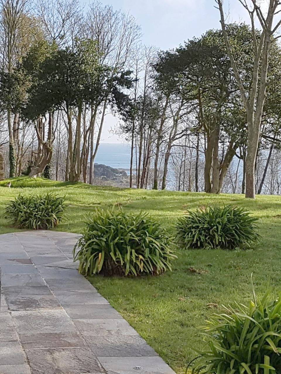 Manoir de Kergrec'h in Plougrescant, Côte de Granit Rose