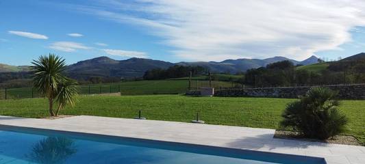 Hôtel pour 2 personnes, avec piscine et jardin, animaux acceptés dans Office De Tourisme Saint Jean Pied De Port