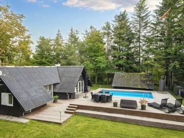 Ferienhaus für 6 Personen, mit Terrasse und Pool am Ringkøbing Fjord