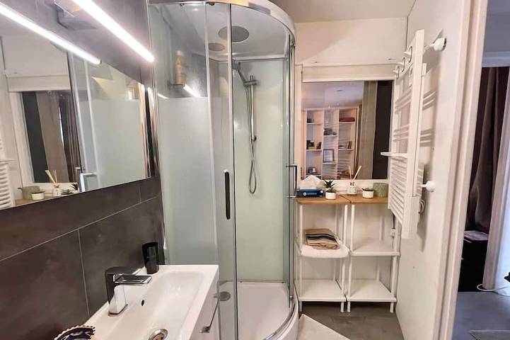 Ganze Wohnung, L'Abreuvoir · Mignon petit studio au coeur de la Krutenau in Straßburg, Region Straßburg