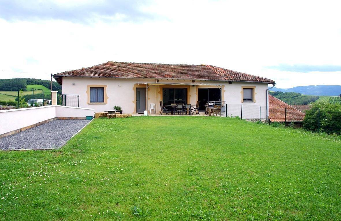 Gîte voor 12 personen met tuin in Saint-Julien-sur-Bibost, Rhône