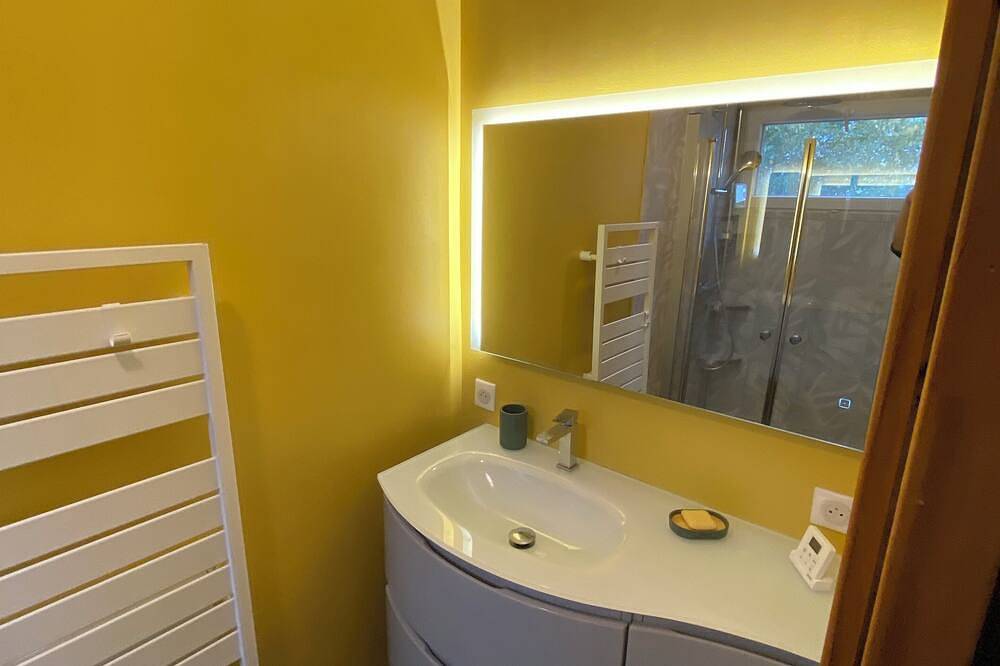 Entire apartment, Furnished flat ** in Sommières in Sommières, Nimes region