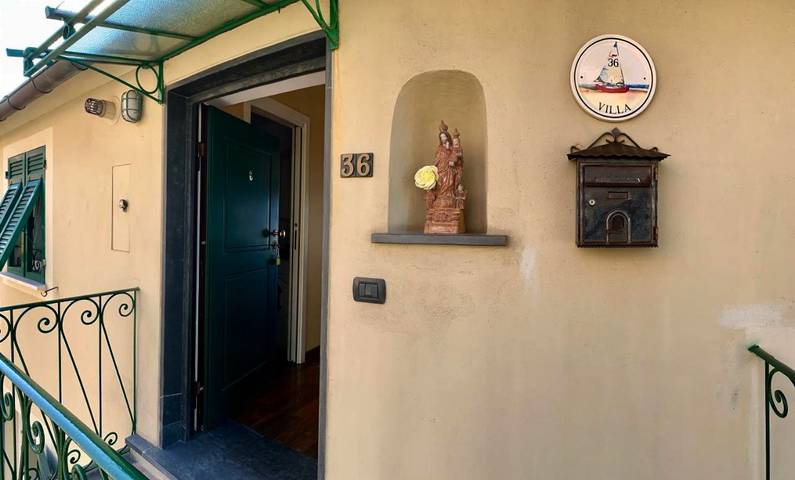 Gîte pour 5 personnes, avec Balcon et Terrasse ainsi que Jardin et Vue à Bogliasco - 3