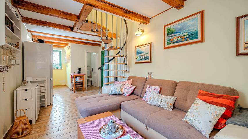 Villa Ruby beachfront by Villas Guide in Plaža Veterna, Polje