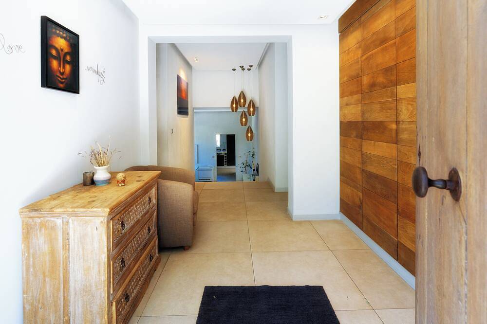 Quiet house with garden and swimming pool  between the sea and the mountain in Peymeinade, Côte méditerranéenne (France)