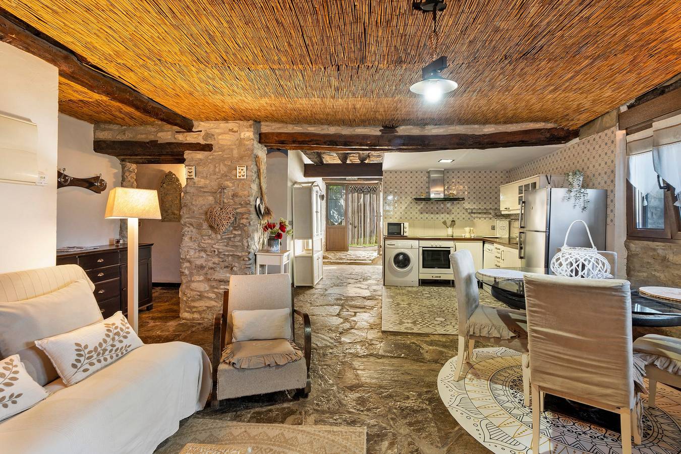 Ferienhaus 'Regalate Paz 2' mit Bergblick, privatem Pool und Wlan in Caldearenas, Spanische Pyrenäen