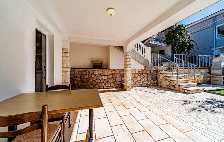 Ganze Ferienwohnung, Gemütliche Ferienwohnung mit Terrasse, WLAN und Parkplatz in der Nähe des Strandes Tri Žala in Viganj, Dubrovnik-Neretva