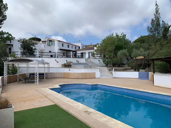 Apartamento de vacaciones para 4 personas, con piscina además de jardín y vistas - 1