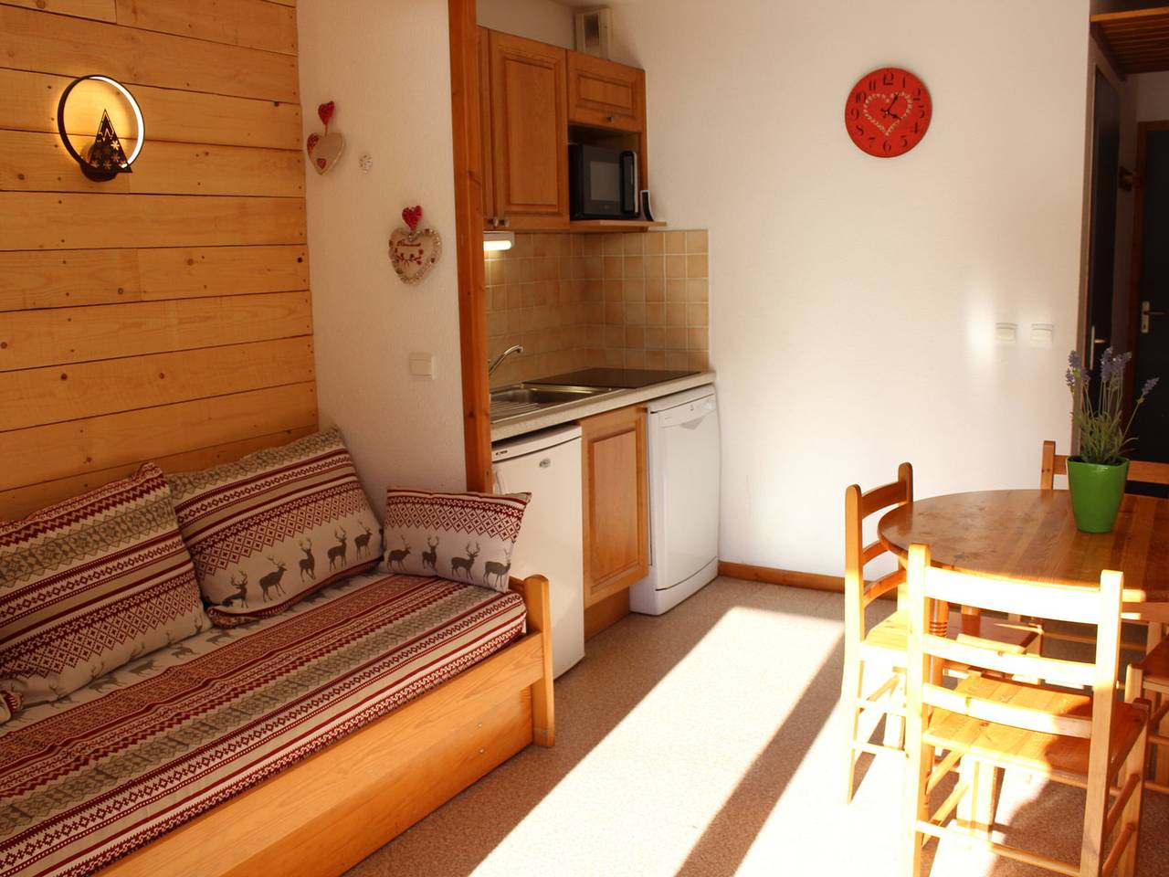 Appartement entier, Appartement pour 4 à La Joue du Loup - Grande terrasse exposée sud, au pied des pistes in La Joue du Loup, Le Dévoluy