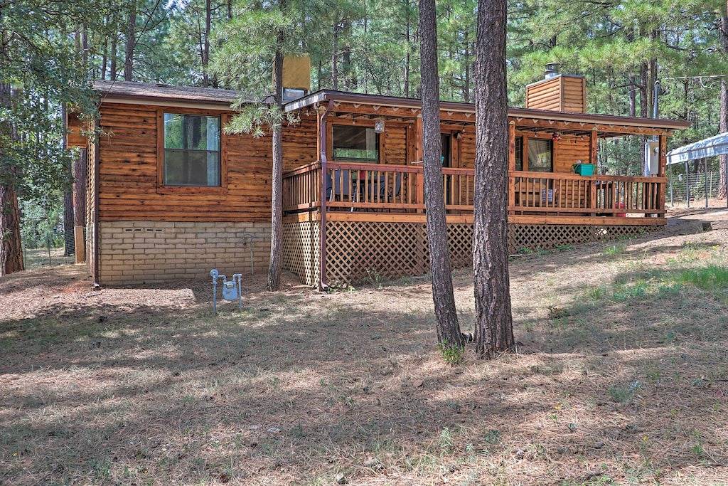 Updated Strawberry Family Cabin w/ 2 Private Decks in Strawberry, Gila County