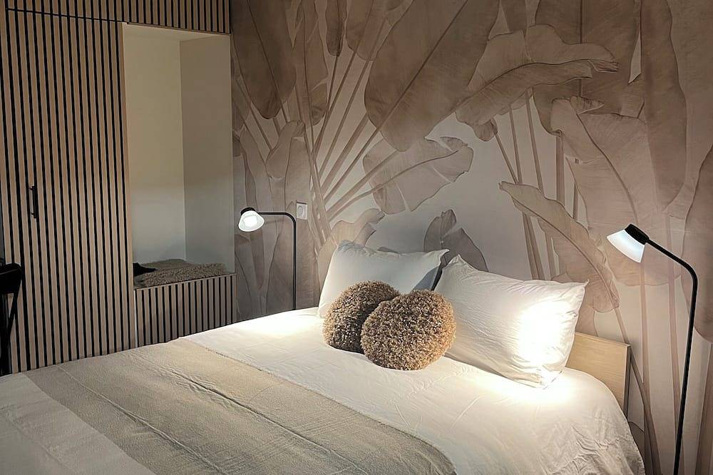 Entire apartment, Lumea Studio - Pool/Resto/Pkg in Éguilles, Mediterranean Coast (France)