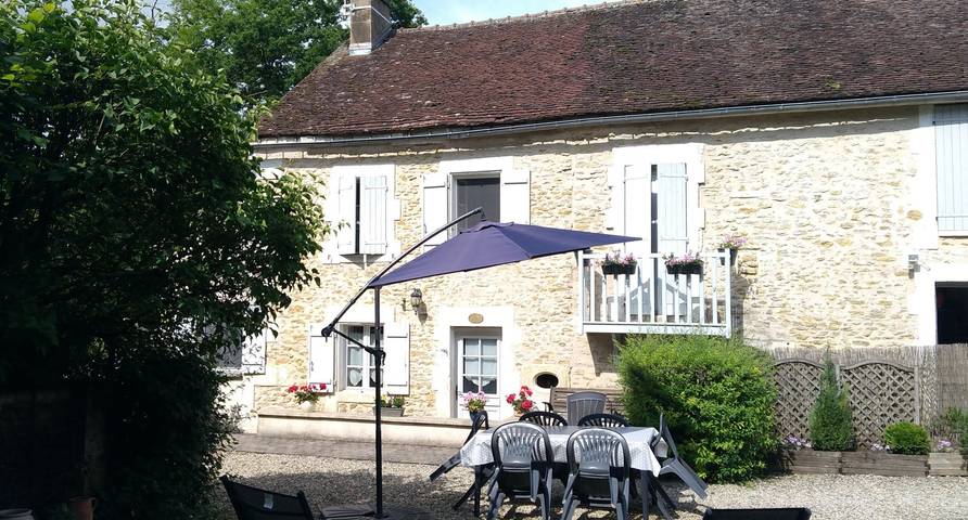 Gîte pour 6 personnes, avec terrasse et jardin, animaux acceptés