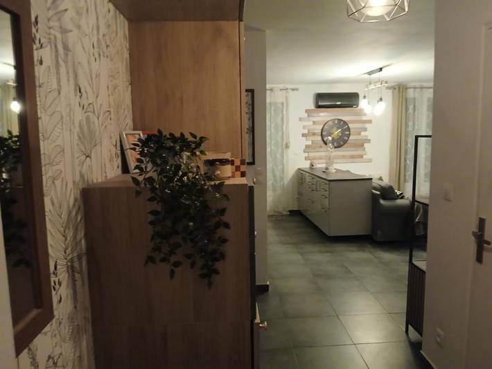 Location de vacances pour 6 personnes, avec terrasse et piscine à Savigny-le-Temple - 4