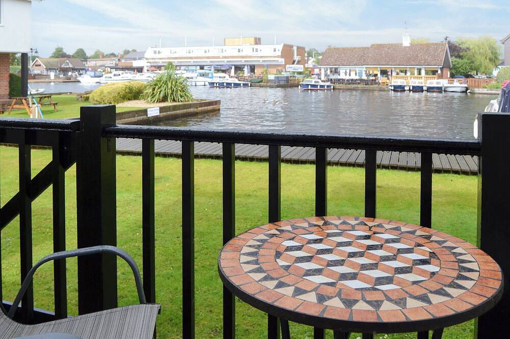 Ideal for a couple or small family wishing to discover the Norfolk Broads. in Wroxham, The Broads