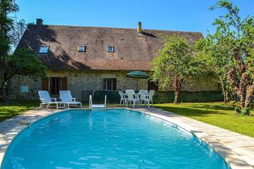Gîte pour 6 personnes, avec balcon/terrasse et terrasse à Saint-Rabier