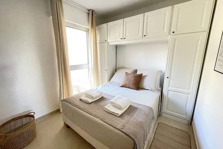 Gîte pour 4 personnes, avec jardin et terrasse dans Plage De L Anse De L Arene - 2