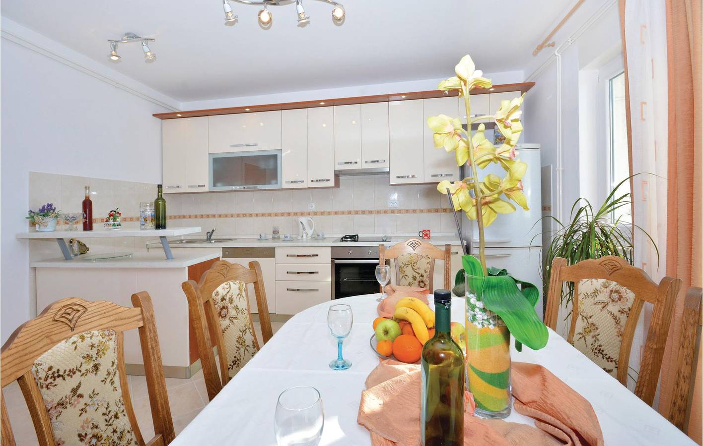 Cały apartament wypoczynkowy, Apartament wakacyjny dla 6 osób z taras in Omiš, Żupania splicko-dalmatyńska