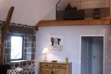 Gîte pour 4 personnes, avec jardin et terrasse à Curières