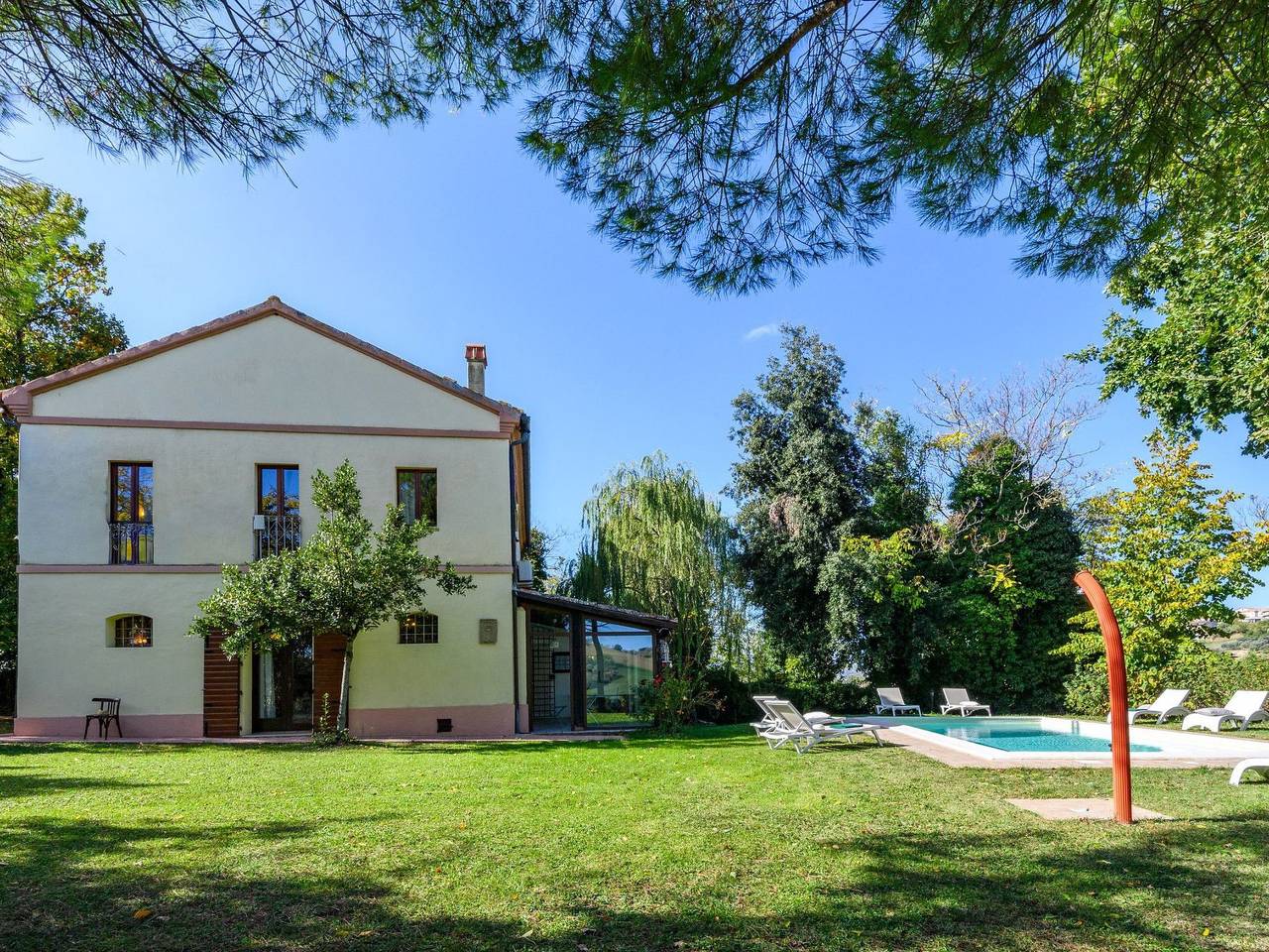 Licht unter den Buchen, Marche Urlaub, privater Pool in Montemaggiore al Metauro, Colli al Metauro