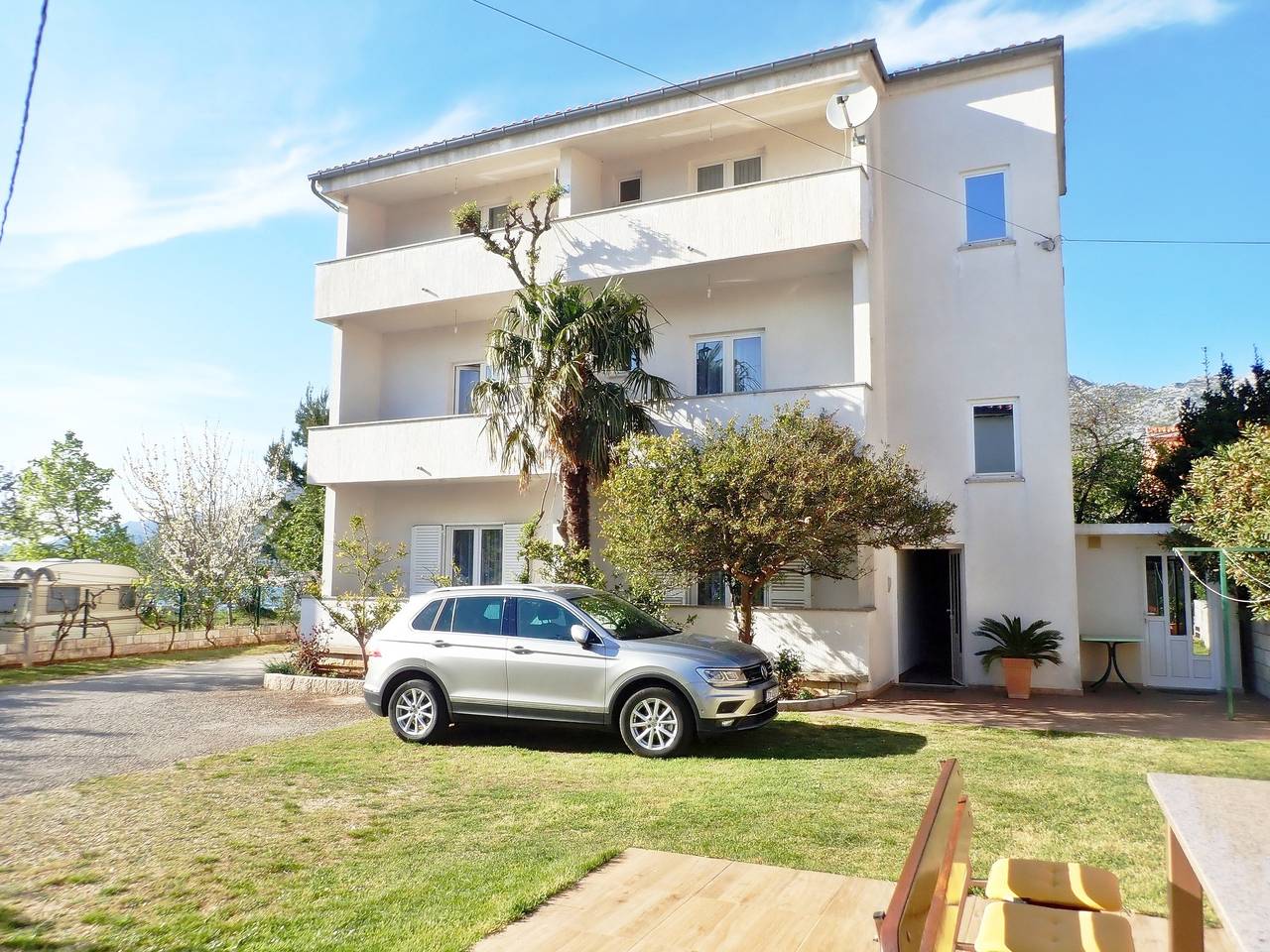 Zimmer für 3 Personen mit Balkon/Terrasse in Starigrad, Zadar