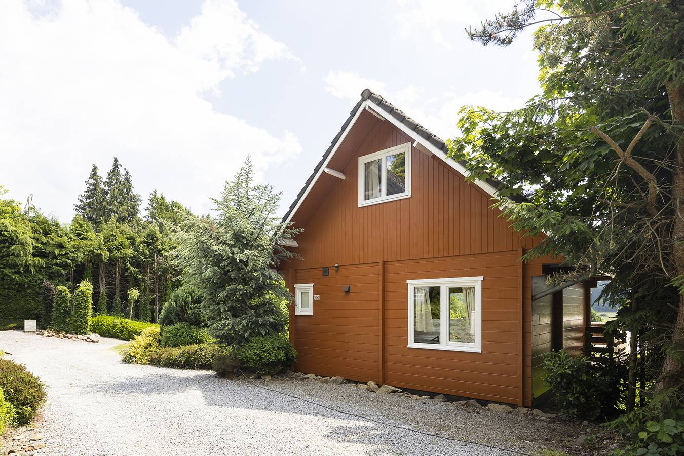Arden Parks Petite Suisse — Gemütliches Chalet mit Holzofen für 5 Personen in Dochamps, Manhay