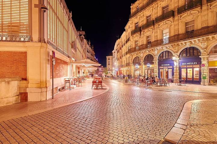 Apartamento entero, Le Carcassonne - 2Br A/C across les Halles in Béziers, Costa mediterránea (Francia)