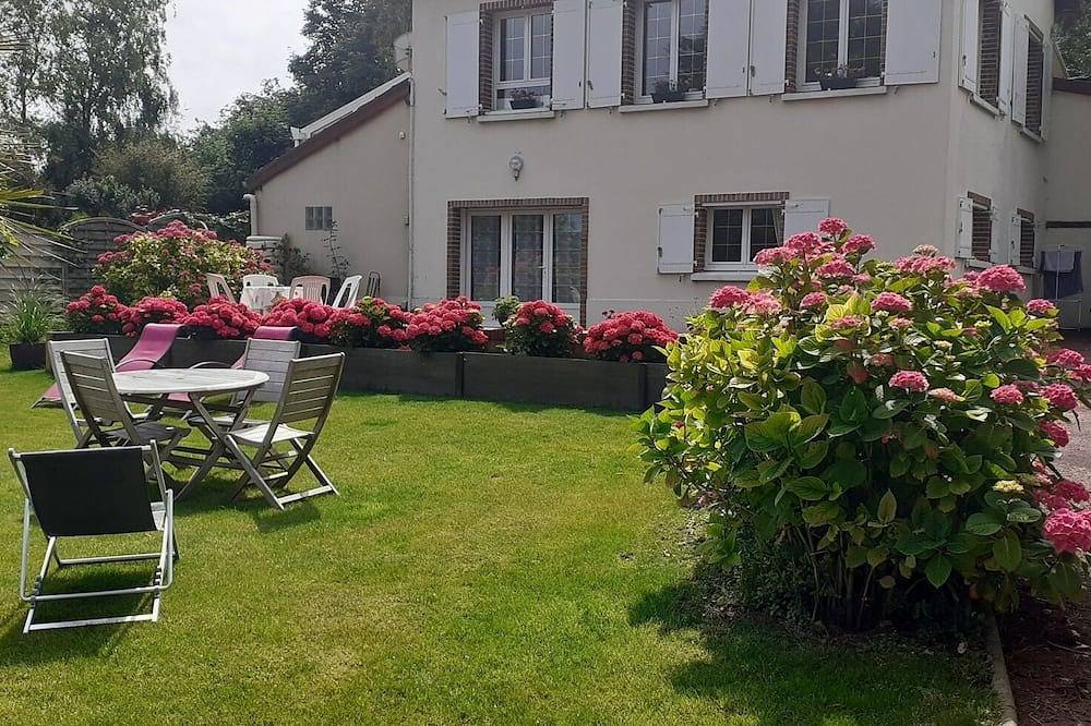 4-star gite renovated in 2024 quiet 200m from the beach Pmr-equipped in Ver-sur-Mer, Côte de Nacre